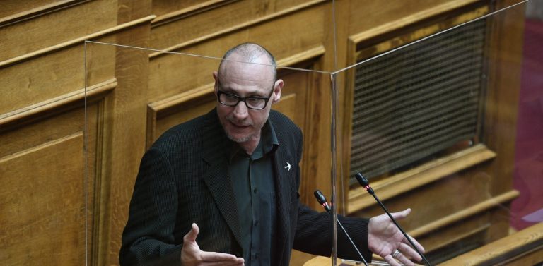 Βουλή: Ασυγχώρητη άγνοια και γλύψιμο στο ΜέΡΑ25: Ο Κλέων Γρηγοριάδης συνέκρινε τον Βαρουφάκη με τον δολοφονηθέντα Λαμπράκη που αποκάλεσε …Χρήστο! (video)