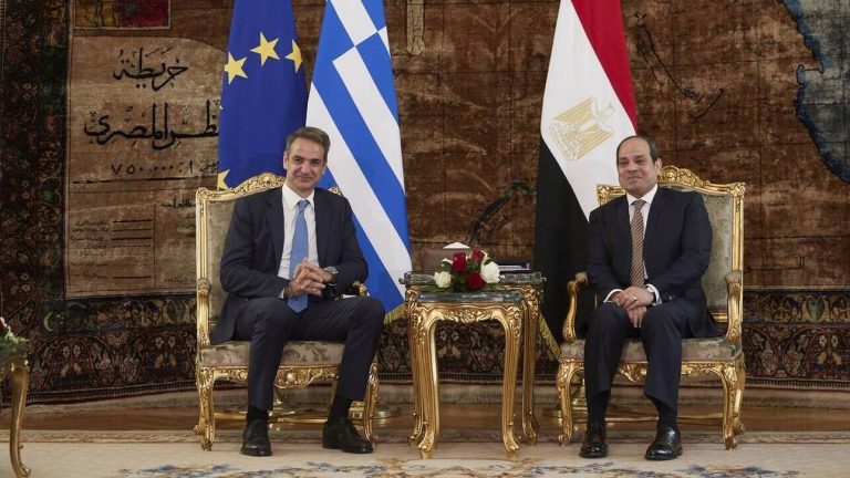 Μητσοτάκης: «Θεμέλιο ειρήνης η συνεργασία με Αίγυπτο – Ο πρόεδρος Μπάιντεν θα συμβάλει στην ασφάλεια της περιοχής μας» (video,pics)