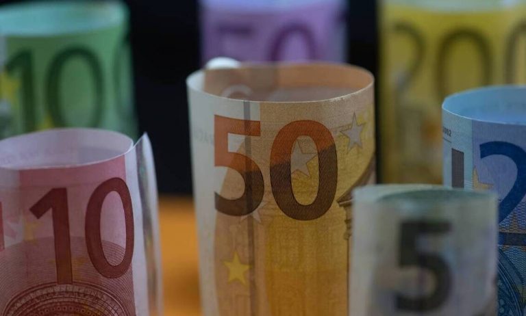 Έκτακτο επίδομα 700 ευρώ σε σπουδαστές – Ποιοι είναι οι δικαιούχοι του