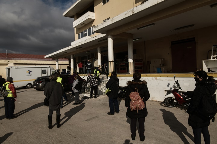 Παρατείνεται ως την Τετάρτη 30/12 το σκληρό lockdown σε Δυτική Αττική, Κοζάνη