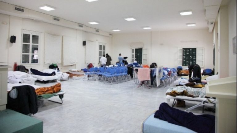 Ασπίδα προστασίας του Δήμου Αθηναίων για τους άστεγους με θερμαινόμενες αίθουσες και RapidTest