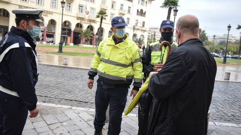 Κορονοϊός: Καθημερινοί και σαρωτικοί έλεγχοι της ΕΛ.ΑΣ για τα μέτρα – 1.639 παραβάσεις, 28 συλλήψεις την Τρίτη
