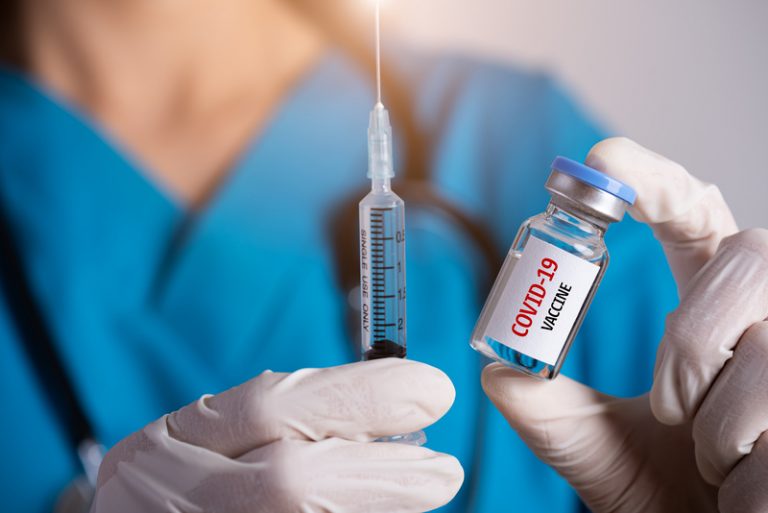 Ανοίγει τη Δευτέρα η πλατφόρμα για τα ραντεβού εμβολιασμού κατά του κορονοϊού