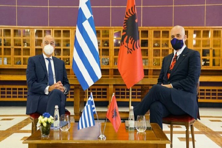 Επικοινωνία Δένδια με πρωθυπουργό Αλβανίας