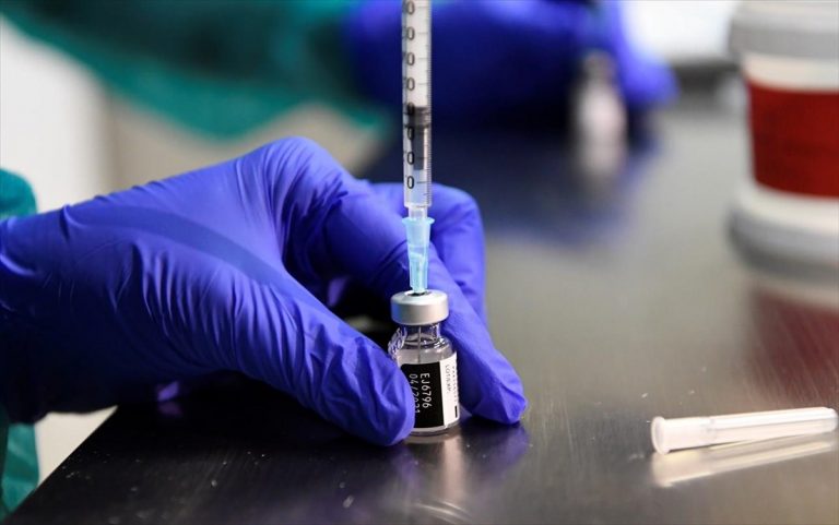 Γεωργαντάς για εμβόλιο: «Διασφαλισμένη η δεύτερη δόση  – Μέχρι τώρα  251.000 εμβολιασμοί»