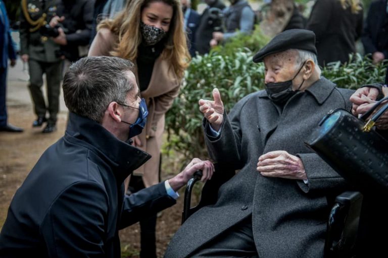 Κ. Μπακογιάννης: Συνάντηση με 93χρονο επιζήσαντα του Άουσβιτς – Η συγκινητική ανάρτηση του δημάρχου Αθηναίων