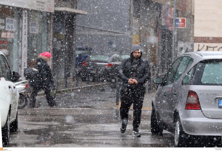 Χιονίζει στη Β. Ελλάδα – Με αλυσίδες η κυκλοφορία σε Κεντρική και Δυτική Μακεδονία