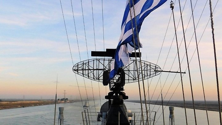 Φρεγάτα “ΥΔΡΑ”: Επίδειξη σημαίας στον Περσικό Κόλπο – Η Ελλάδα επέστρεψε στα Η. Α. Εμιράτα (photos)