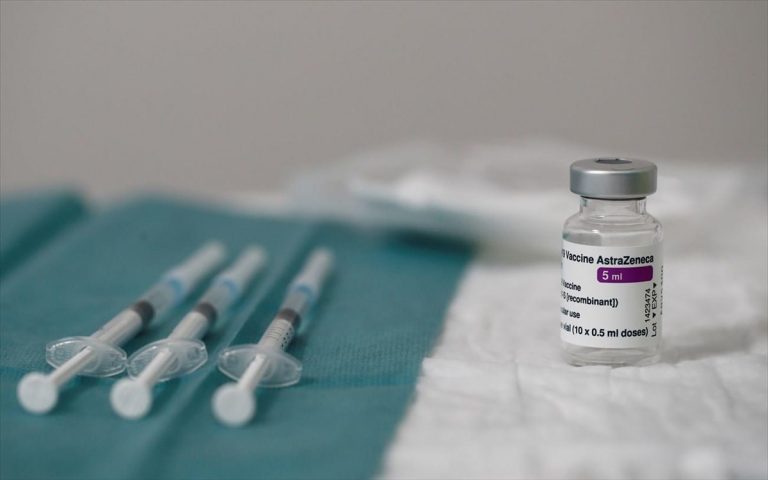 ΕΜΑ: «Δεν υπάρχουν ενδείξεις ότι το εμβόλιο της AstraZeneca έχει προκαλέσει τις θρομβώσεις»