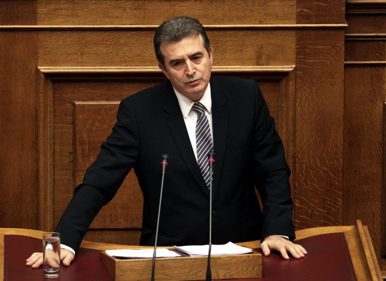 Μ. Χρυσοχοϊδης:  «Ζητώ συγνώμη από όποιον έχει υποστεί αστυνομική αυθαιρεσία» – Η κόντρα του στη Βουλή με Θ. Παφίλη