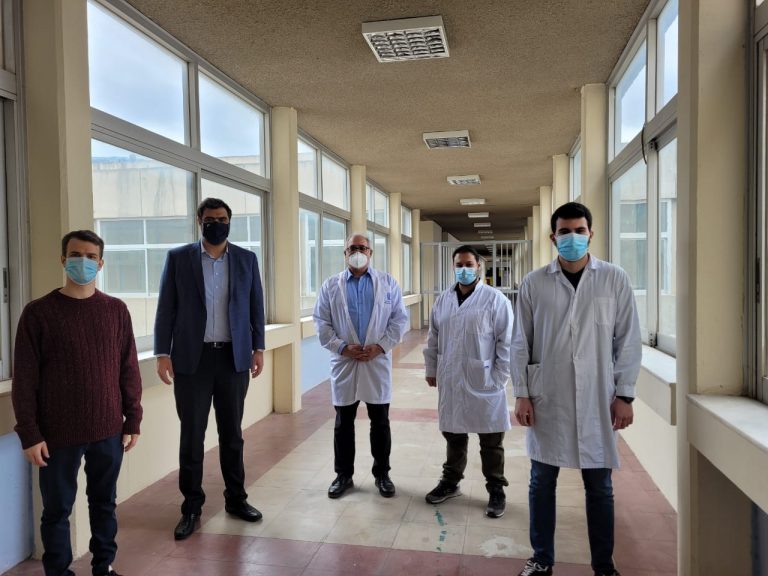 Επίσκεψη ΟΝΝΕΔ στο τμήμα Χημείας του ΕΚΠΑ – Κοντά στους Έλληνες επιστήμονες που συμβάλουν στην αντιμετώπιση της πανδημίας (pics)