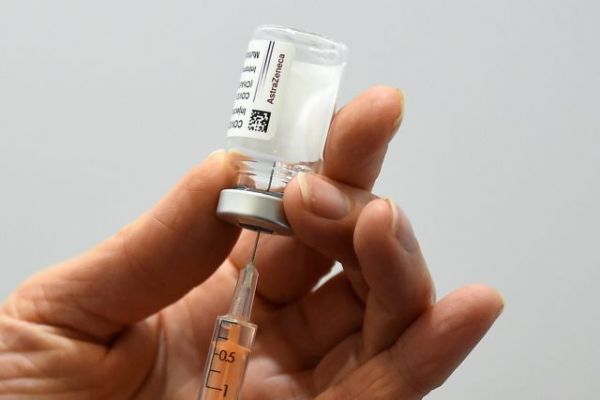 Νέα καταγγελία 63χρονης για θρόμβωση μετά το εμβόλιο της AstraZeneca και απόκρυψης του περιστατικού