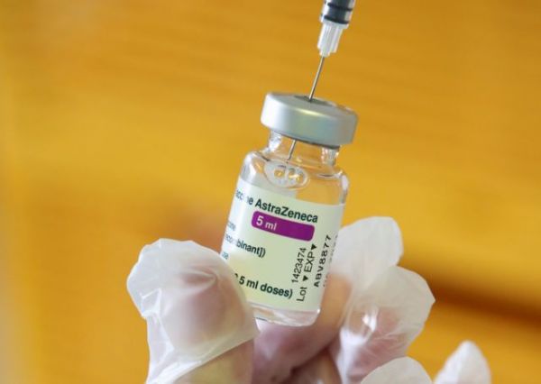 Ν. Τζανάκης: “Να συνεχιστούν οι εμβολιασμοί με AstraZeneca στην Ελλάδα”