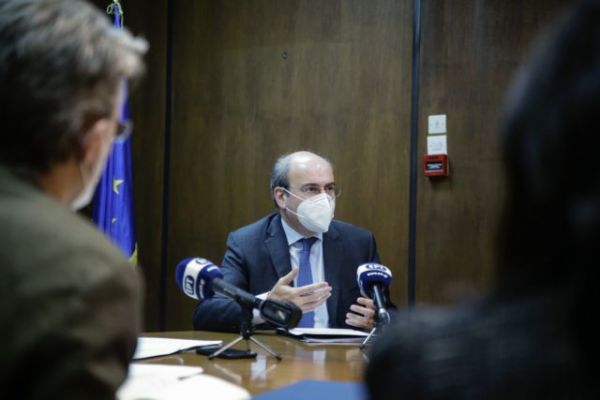 Κ. Χατζηδάκης : “Εμείς προστατεύουμε τον εργαζόμενο και την εργασία, ο ΣΥΡΙΖΑ τα fake news”