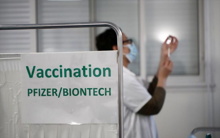 Εμβόλιο Pfizer/BioNTech: Παρέχει προστασία τουλάχιστον για 6 μήνες μετά τη β’ δόση