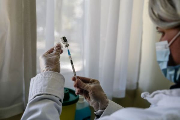 Λαμία: Στο ψυχιατρικό νοσοκομείο η γιατρός που απέτρεπε τον κόσμο να εμβολιαστεί