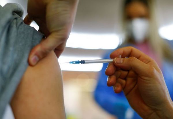 Γκίκας Μαγιορκίνης: «Ανακριβείς οι θεωρίες περί αυξημένου κινδύνου μετά την πρώτη δόση του εμβολίου»