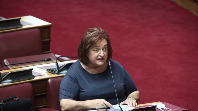 Επιμένει η Μαριέττα Γιαννάκου: “Δεν θα ψηφίσω το νομοσχέδιο για την συνεπιμέλεια”