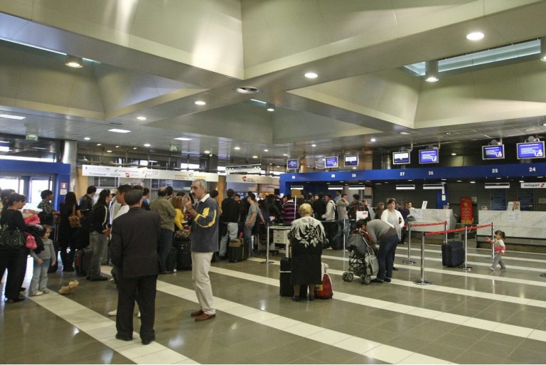 ΥΠΑ: Ανακάμπτει η επιβατική κίνηση στα αεροδρόμια