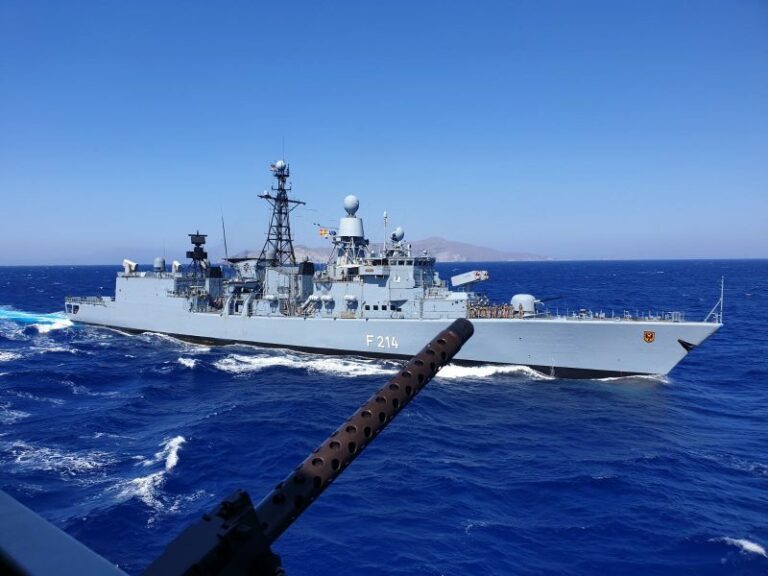 Kοινή άσκηση ναυτικών μονάδων Ελλάδας και Γερμανίας στο Αιγαίο (video, pics)