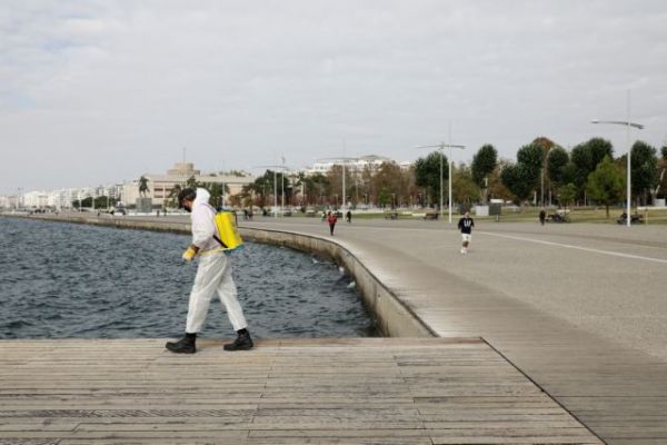 Θεσσαλονίκη: Πάνω από 250% η αύξηση στα ενεργά κρούσματα – «Αρχίζουμε και ανησυχούμε» λέει ο Κ. Ζέρβας