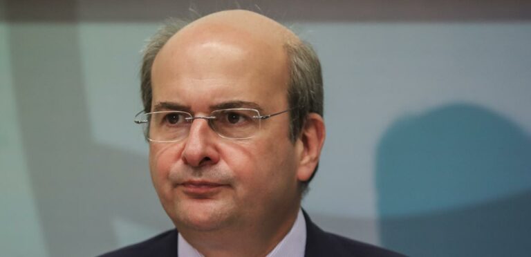 Κ. Χατζηδάκης: «Έρχεται περαιτέρω αύξηση του κατώτατου μισθού το 2022»