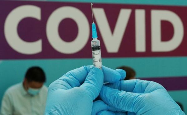 Κορονοϊός: Ο μαζικός εμβολιασμός περιορίζει την αχαλίνωτη εξέλιξη και τις νέες μεταλλάξεις – Τα συμπεράσματα επιστημονικής μελέτης
