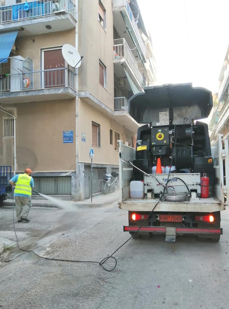 Οι γειτονιές της Αθήνας αλλάζουν όψη – Μεγάλη επιχείρηση καθαριότητας-απολύμανσης από τον Δήμο Αθηναίων στα Σεπόλια (pics)