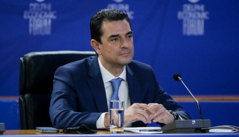 Κ. Σκρέκας: «Ο διασυνδετήριος αγωγός Ελλάδας – Β. Μακεδονίας ενισχύει τον γεωπολιτικό ρόλο της χώρας μας» – Έπεσαν οι υπογραφές για το φυσικό αέριο
