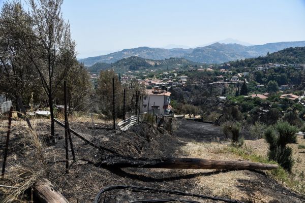 Φωτιά στην Αχαΐα – Πώς μπήκαν οι πυρκαγιές σε Δροσιά και Ελεκίστρα – Τι έγινε στη Ζήρια
