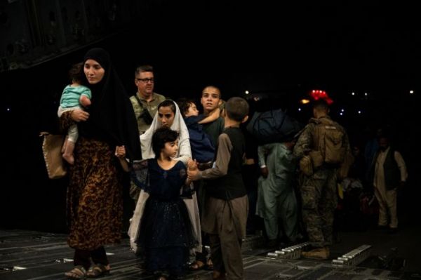 Κυβερνητικές πηγές:«Κλειστά τα ελληνικά σύνορα σε πιθανές παράτυπες προσφυγικές ροές από το Αφγανιστάν»