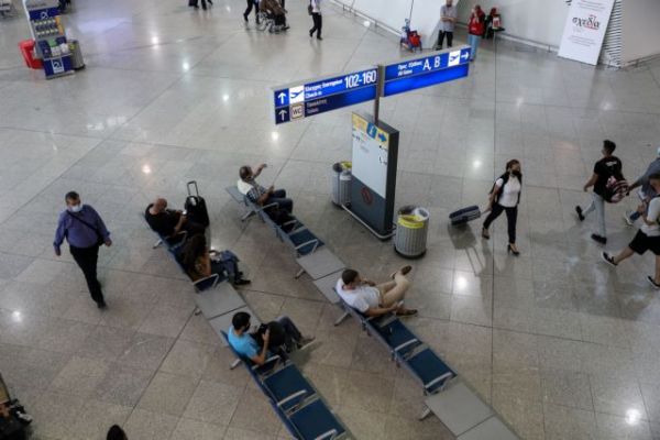 Κρήτη – Χαμός στο αεροδρόμιο  – Τουρίστρια ήθελε να ταξιδέψει με… θετικό τεστ κορονοϊού
