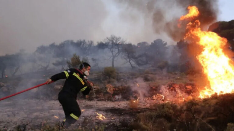 Πολιτική Προστασία: Πολύ υψηλός κίνδυνος πυρκαγιάς σχεδόν για όλη τη χώρα την Τρίτη