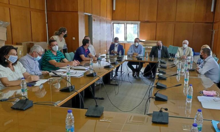 Περιφ. Δυτικής Ελλάδας: Σύσκεψη για τον συντονισμό των μέτρων στήριξης των πολιτών στις πυρόπληκτες περιοχές