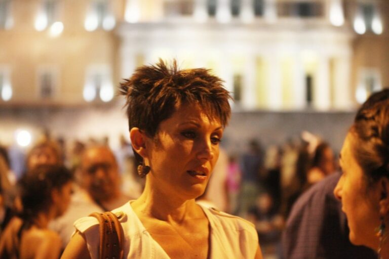 Συντροφικά “μαχαιρώματα” – Η Αν. Καββαδία κατηγορεί τον Σπίρτζη για “χονδροειδέστατη απόπειρα εργαλειοποίησης γυναικοκτονίας”