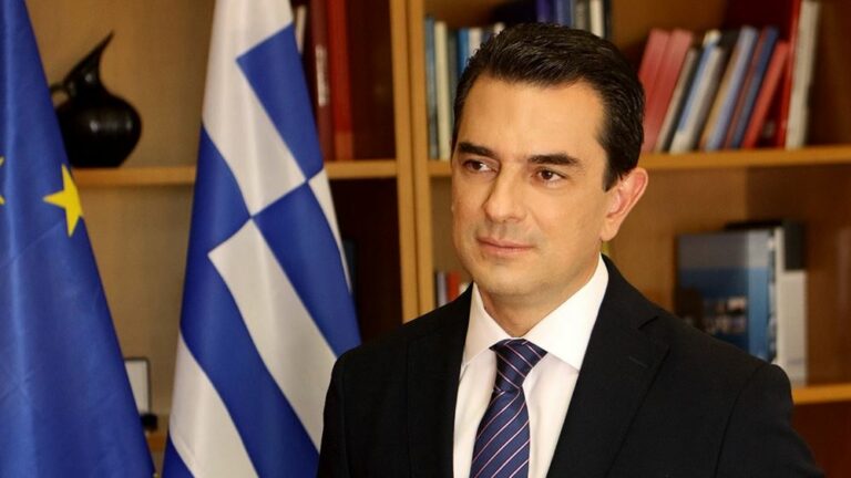 Κ. Σκρέκας: «Από 1 έως 3 ευρώ οι αυξήσεις στο ρεύμα μετά την επιδότηση και τις εκπτώσεις της ΔΕΗ» – Οι ανακοινώσεις του υπουργού