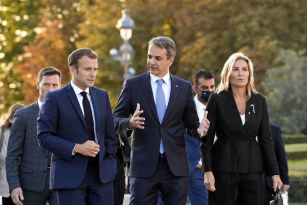 Εμμανουέλ Μακρόν: “Η φιλία μεταξύ Ελλάδας και Γαλλίας είναι γερή και συνεχίζεται”