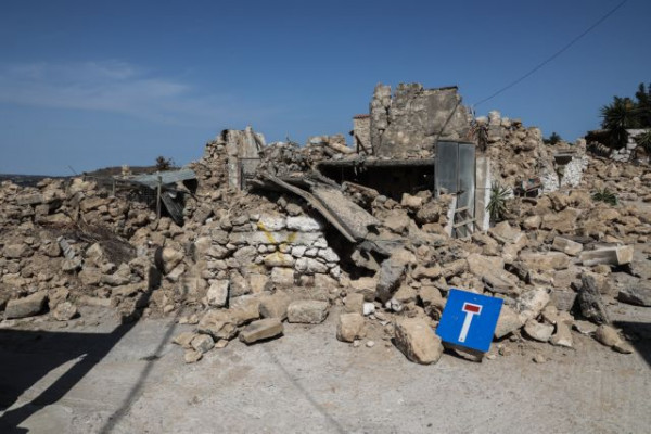 Σεισμός – Εγκατάσταση της Κινητής Μονάδας Ψυχικής Υγείας του ΠαΓΝΗ στο Αρκαλοχώρι Ηρακλείου