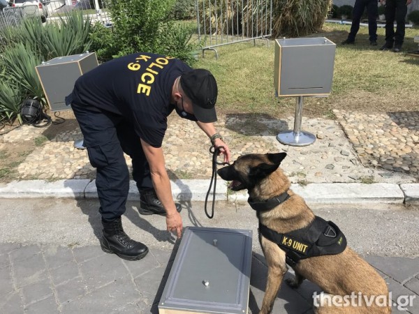 85η  ΔΕΘ– Εκπαιδευμένοι σκύλοι, ένα τζιπ θηρίο και άλλα εντυπωσιακά εκθέματα στο περίπτερο της Αστυνομίας