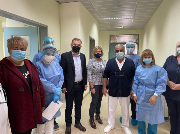 Μίνα Γκάγκα – Για δεύτερη φορά στην Βόρεια Ελλάδα – Επίσκεψη σε νοσοκομεία και εμβολιαστικά κέντρα