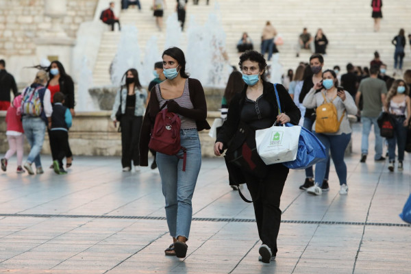 Ηλίας Μόσιαλος: “Μέχρι το τέλος του 2022 θα διαρκέσει η πανδημία”