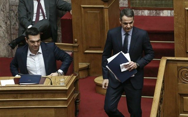 Σύγκρουση κορυφής στη Βουλή: Ο Κ. Μητσοτάκη απαντά σε επίκαιρη ερώτηση του Αλ. Τσίπρα για την πανδημία