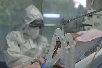 Κορονοϊός – Διασωληνώθηκε έγκυος νοσηλεύτρια στη Λάρισα – Είναι ανεμβολίαστη