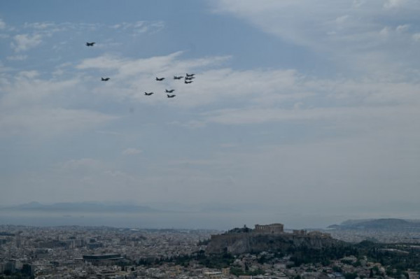 Ασκηση Tiger Meet: Ελληνικά και ξένα μαχητικά πέταξαν πάνω από την Ακρόπολη