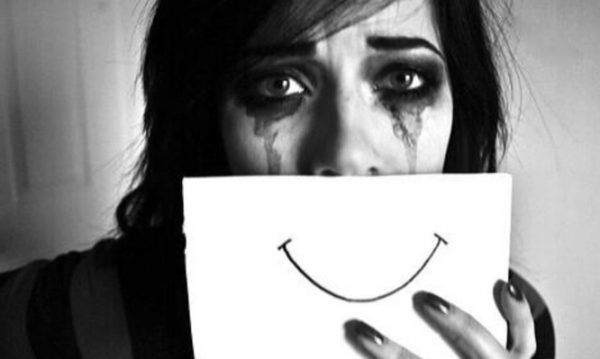 «Η ημέρα που σε πρόδωσε το μυαλό σου»: Όταν μιλάμε για κατάθλιψη, δεν αρκούν αφιερώματα και «ευρωπαϊκές ημέρες»
