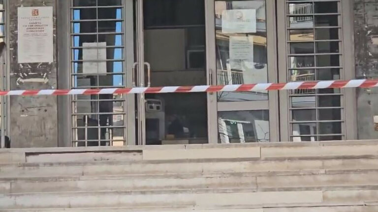 Θεσσαλονίκη: Η Αντιτρομοκρατική ανέλαβε τις έρευνες για τον φάκελο με τον εκρηκτικό μηχανισμό στα δικαστήρια