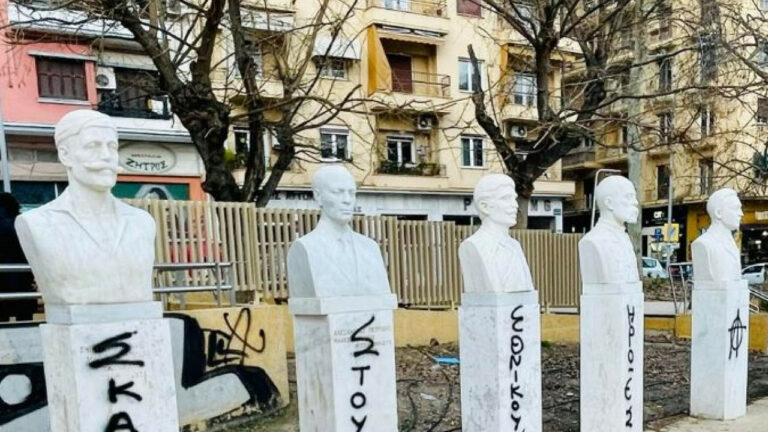 Θεσσαλονίκη: Έβαψαν με σπρέι τις προτομές των Μακεδονομάχων
